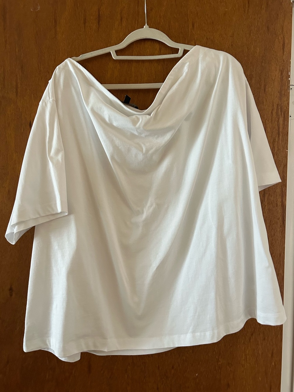 New Eloquii white off shoulder tee 18/20